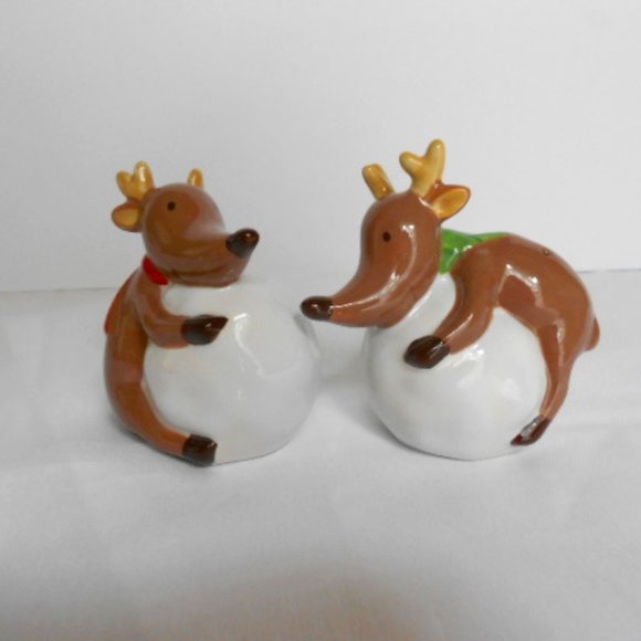 Other - Reindeer Salt & Pepper Shakers Boxed